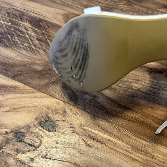 PRETTYLITTLETHING strap heel - Picture 2 of 2